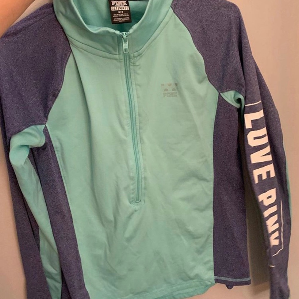 Vs pink pull over!